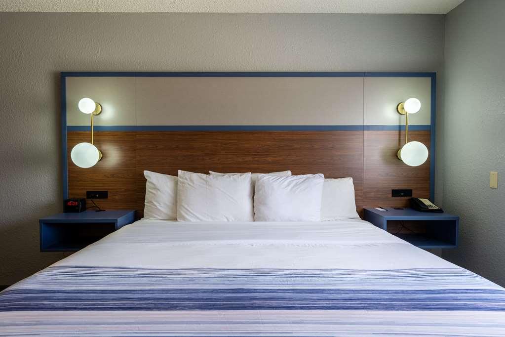 Hotel Americinn By Wyndham Monroe