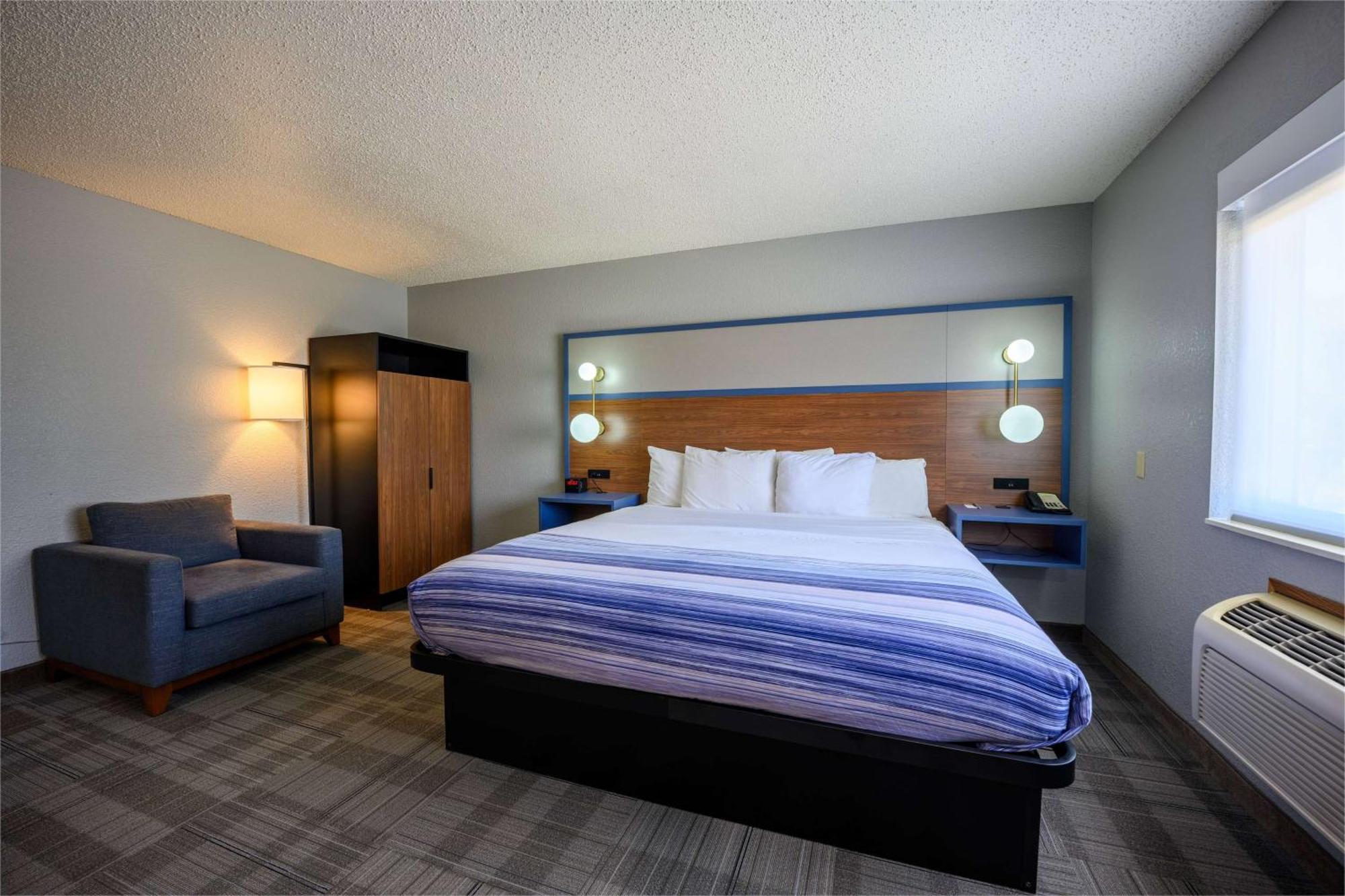 Hotel Americinn By Wyndham Monroe