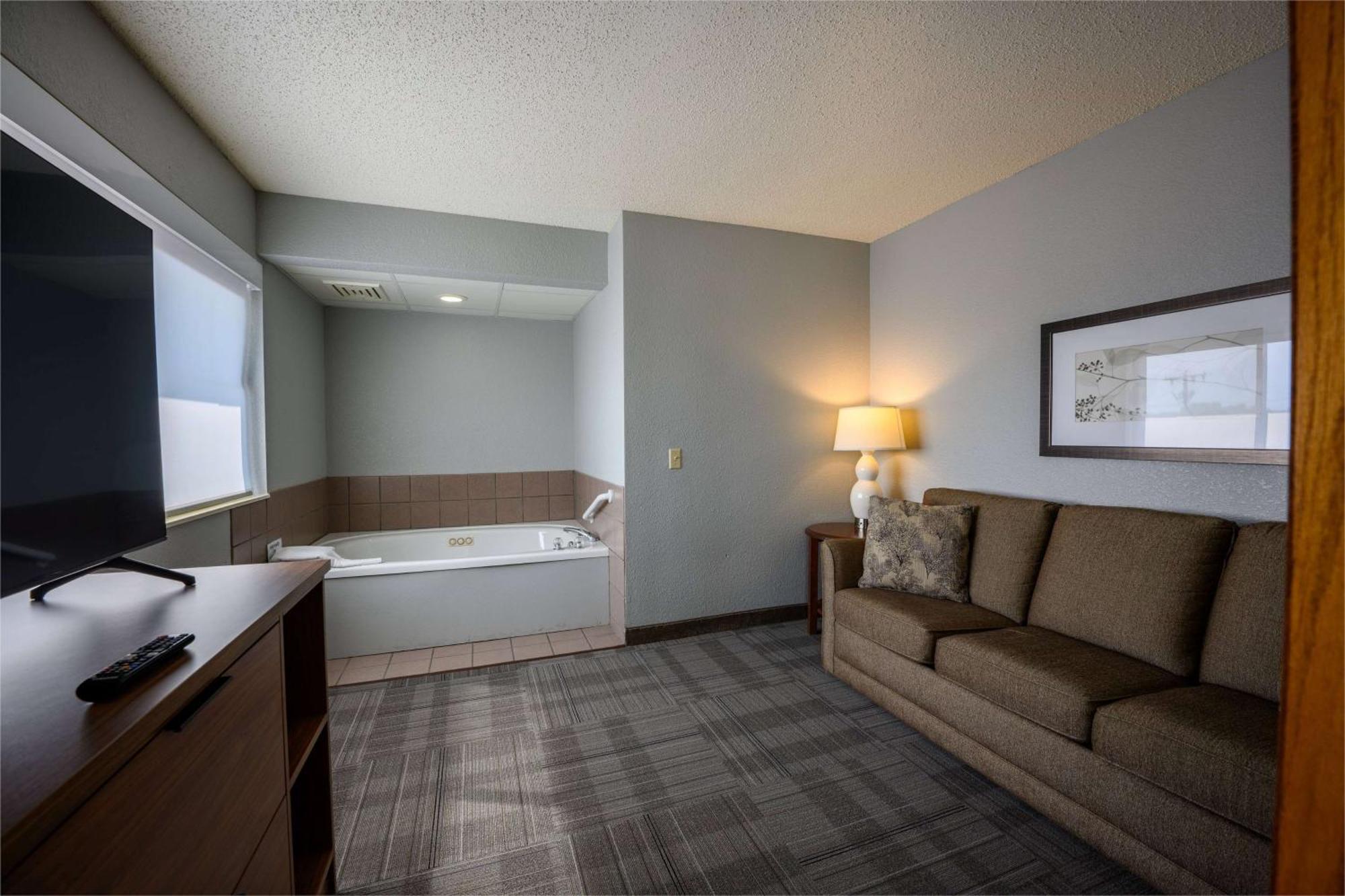 Hotel Americinn By Wyndham Monroe